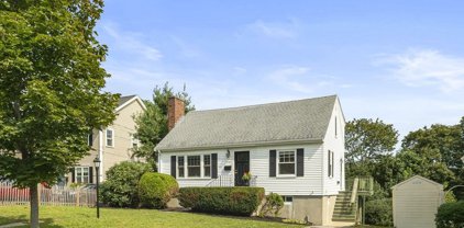 90 Dickson Ave, Arlington