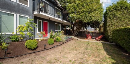 1333 Eighth Avenue, New Westminster