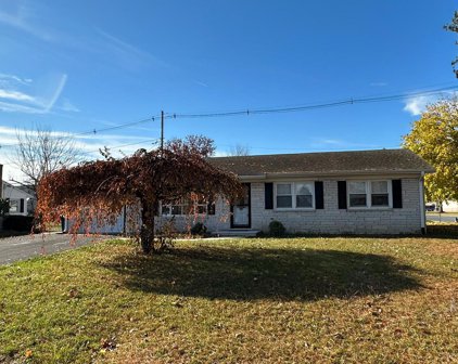 1190 Brandon Dr, Chambersburg