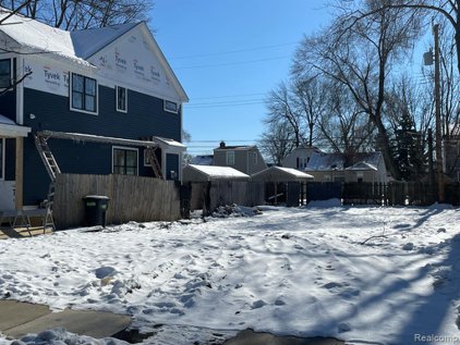 1032 E BRECKENRIDGE, Ferndale