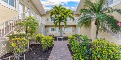 8127 Country Rd Unit 201, Fort Myers