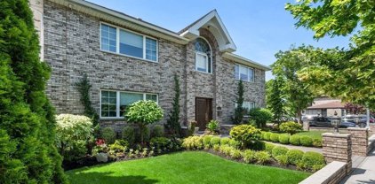 151-06 22nd Avenue, Whitestone