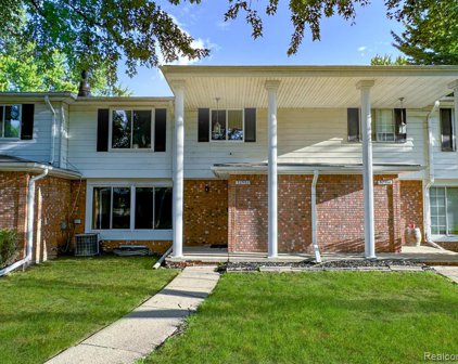32552 BARCLAY, Warren