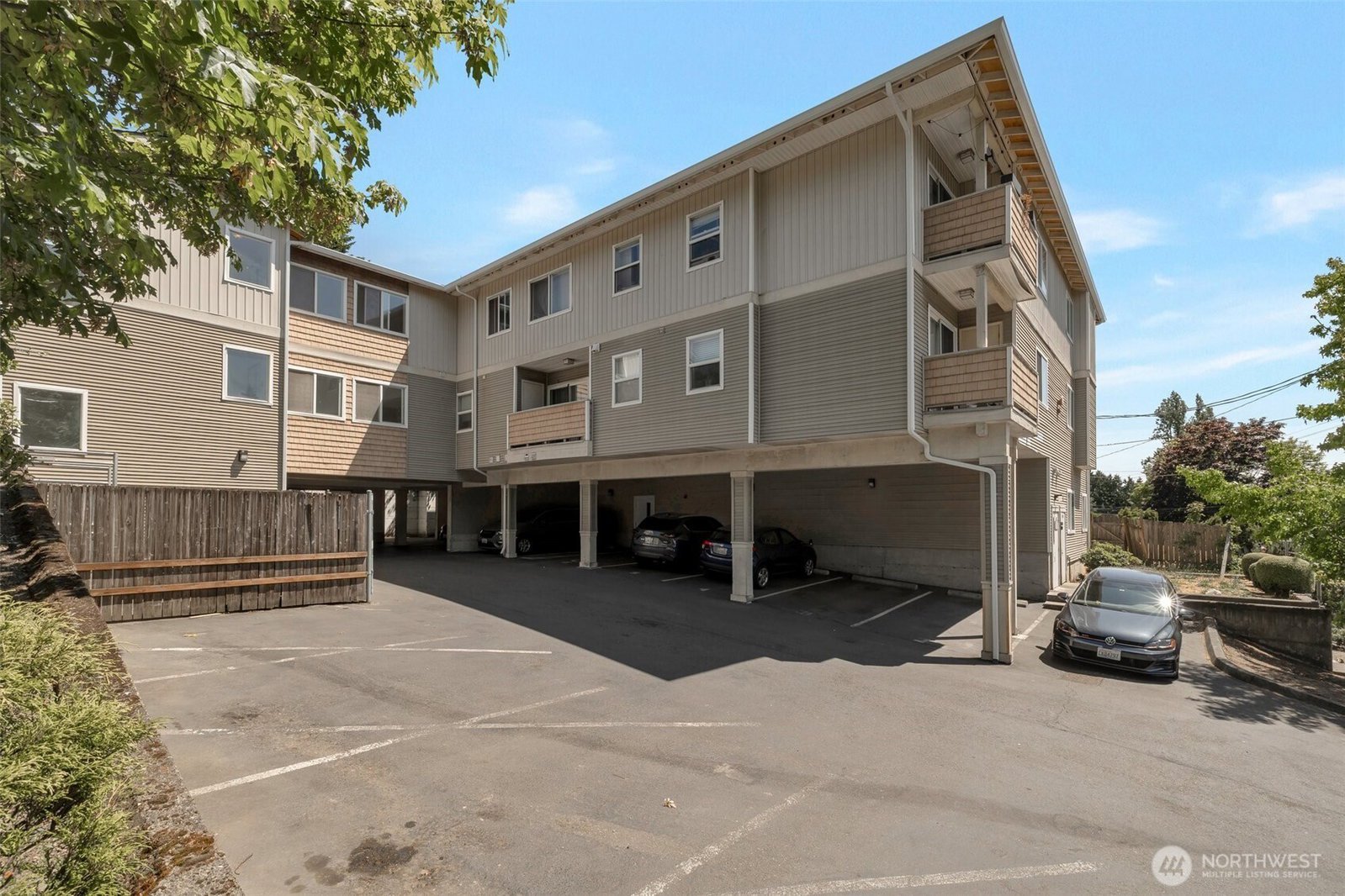 11424 1st Avenue S Unit #103, Seattle | MLS# 2501512 | Skyline ...