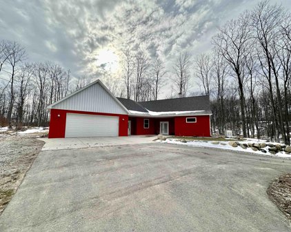 2144 N Jacobson Road, Suttons Bay