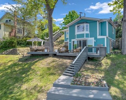 754 CENTRAL, Lake Orion Vlg
