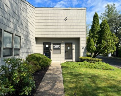 31 Mountain Blvd, Warren Twp.