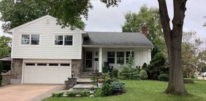 17 Lydia Lane, Garden City