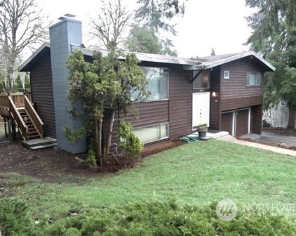 16112 NE 57th Street, Redmond