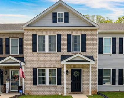 716 Parkview Dr, Front Royal