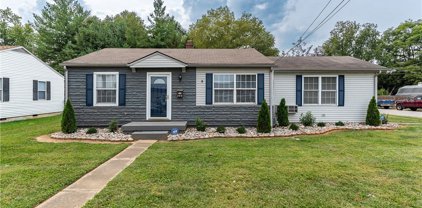 608 Crestview  Court, Jeffersonville