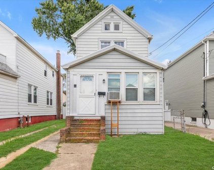 66 Putnam Avenue, Gibson