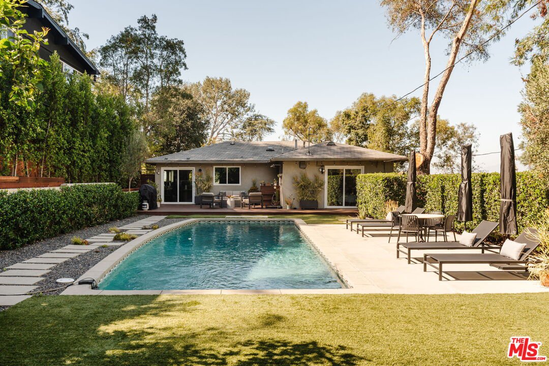 3126 Oakcrest Dr, Los Angeles, 90068