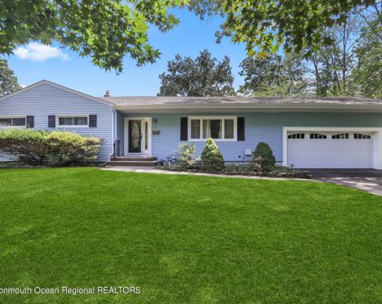 15 Holly Drive, Tinton Falls