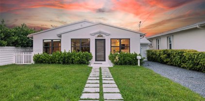 8844 Abbott Ave, Surfside