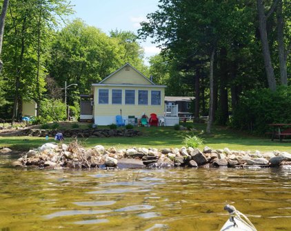 53 So Shore Road, Pelham