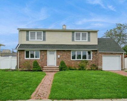 2885 Bellport Avenue, Wantagh