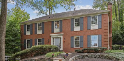 9328 Winterset Dr, Potomac