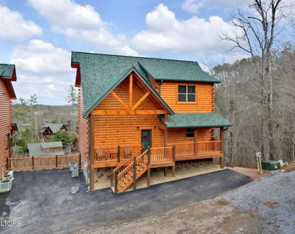 2311 Hollow Branch Way, Pigeon Forge