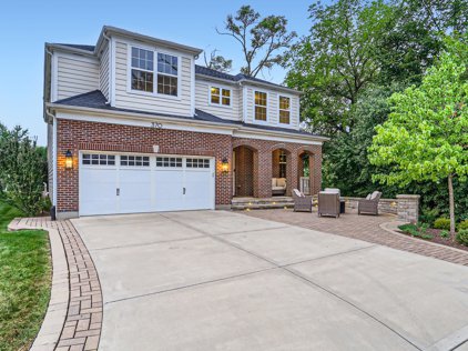 370 E Harrison Court, Elmhurst