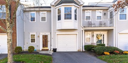 32 Picket Place, Freehold