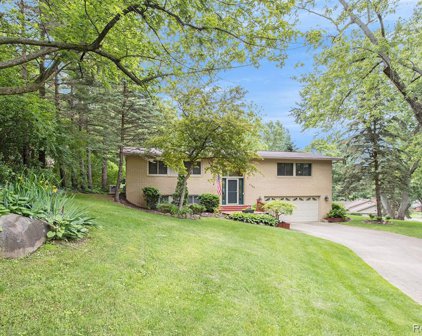 4945 Iroquois, Independence Twp