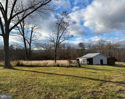 3506 Wardensville Grade, Winchester
