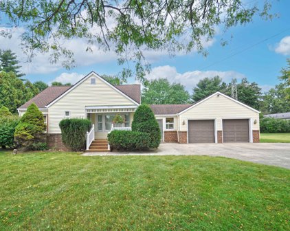 55057 Country Club Road, South Bend