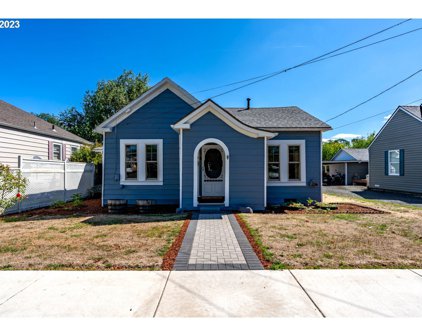630 SW Levens ST, Dallas