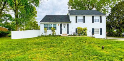 124 Westminster Dr, Wallingford