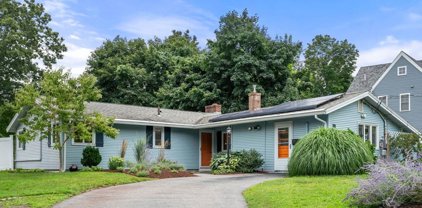19 Bradford Rd, Natick