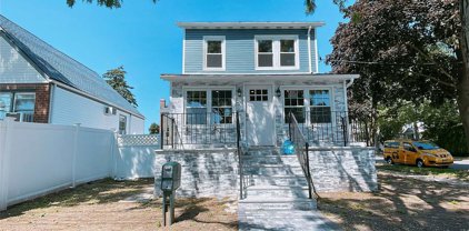 257-21 87th Avenue, Floral Park