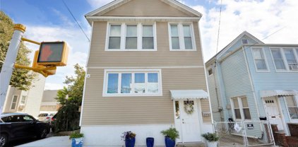 69-46 Central Avenue, Glendale