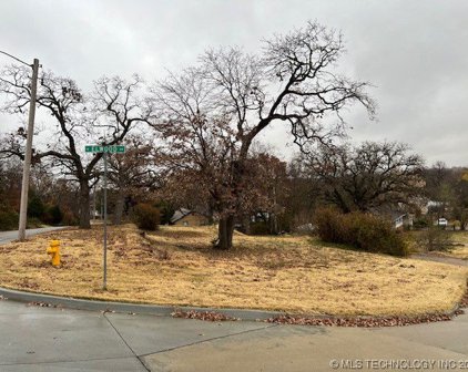 1944 N Denver Avenue, Tulsa