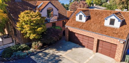 7011 E Side Drive NE, Tacoma