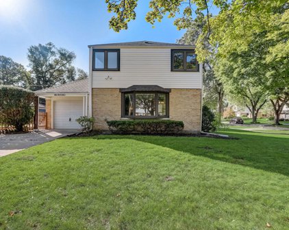 801 S Mitchell Avenue, Arlington Heights