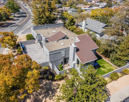 1 Doris CT, Redwood City