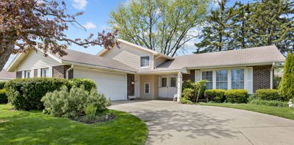 1614 W Roanoke Drive, Arlington Heights
