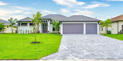 236 Nw 32nd Pl, Cape Coral