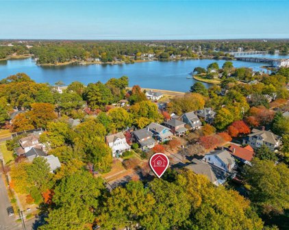 537 Massachusetts Avenue, West Norfolk