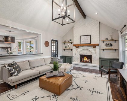 606 SE Adobe Drive, Lee's Summit