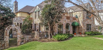 624 E El Prado Dr, San Antonio