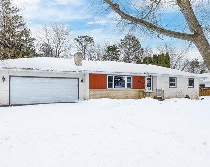 1958 Prior Avenue N, Roseville