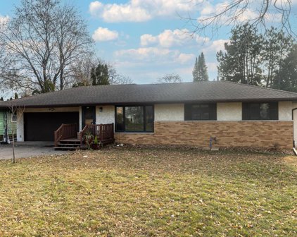 1364 Skywood Lane NE, Fridley