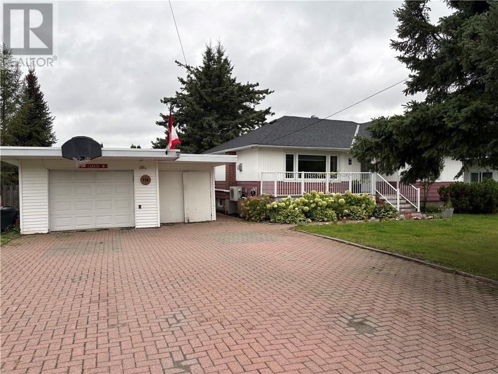 Listing photograph of 114 Hill Street