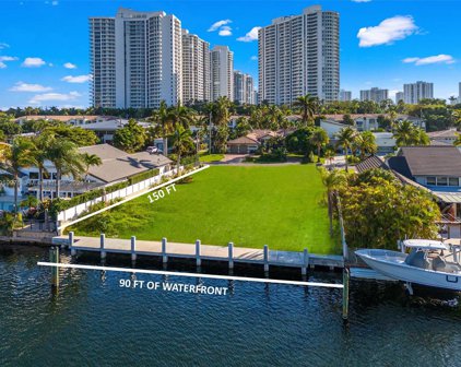 306 Holiday Dr, Hallandale Beach