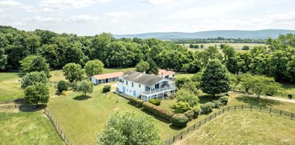 537 Cannon Ball Rd, Berryville