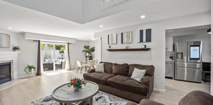 27 Rambling Meadow Court, Tinton Falls