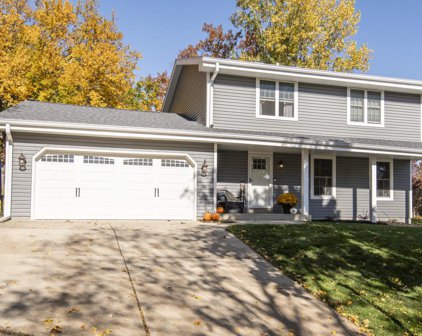 2902 Berkshire Court, Waukesha