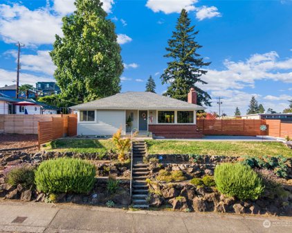 5102 SW Genesee Street, Seattle